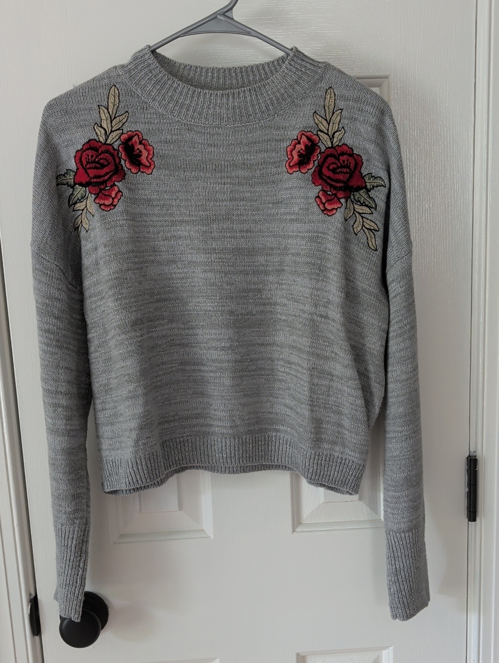 Gray Crewneck Crop Sweater with Red Rose Embroidery